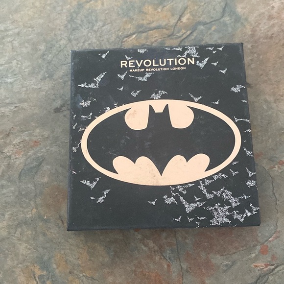 Revolution X Batman I Am TheVisit Batman Shadow Palette Makeup - Picture 2 of 5